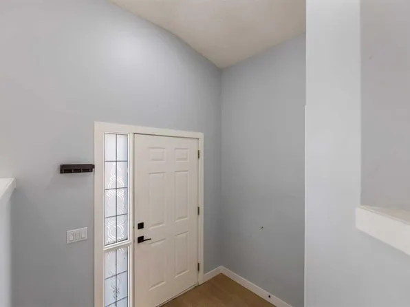 102 W Martin Crossing Grv NE, Calgary, AB T3J 3M5