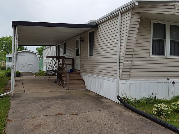2nd image of 7 Redwood Dr