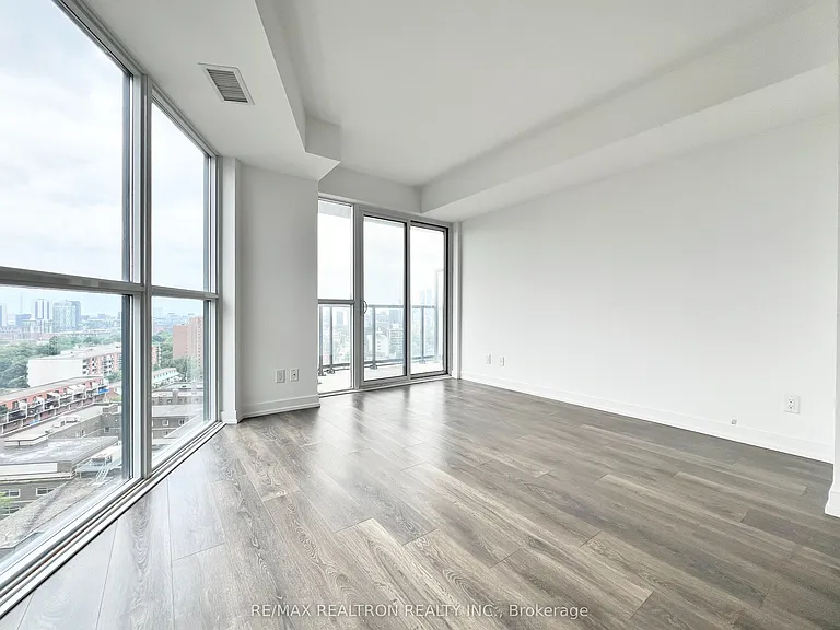 159 Wellesley St E #1204 — Photo 3