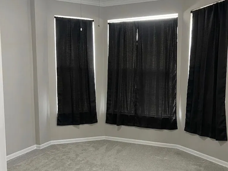 1523 N Harding Ave — Photo 8