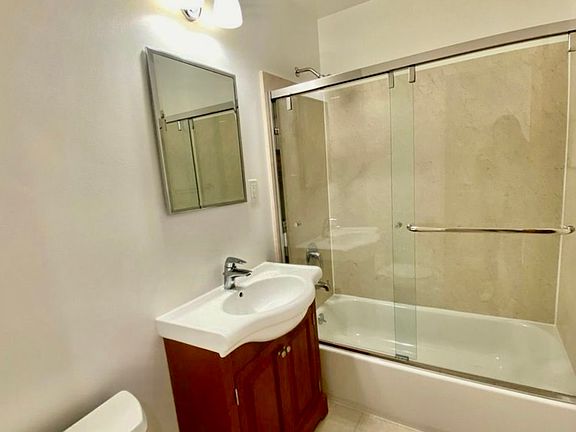 4th image of 430 2nd Ave APT 2