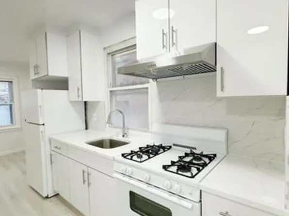 45-31 163rd St #1, Flushing, NY 11358