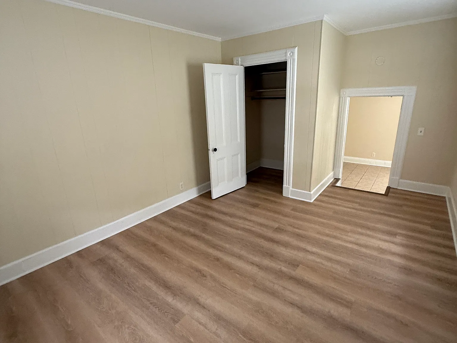 3 bed, $4,000 — Photo 2