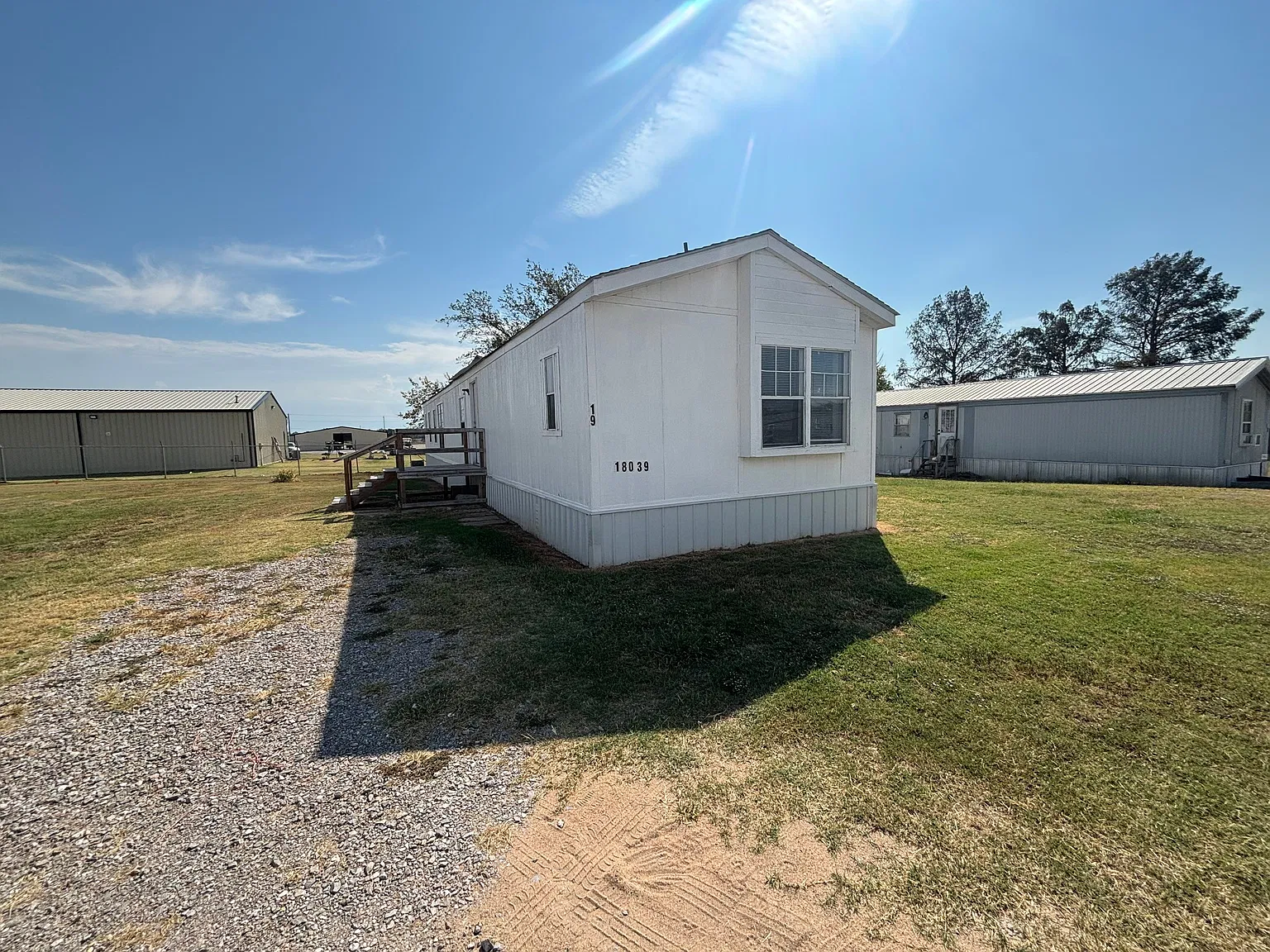 3 bed, 1280 sqft, $1,100 — Photo 2