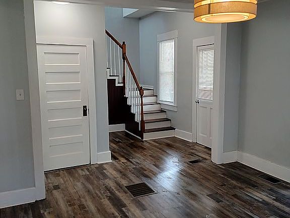 2nd image of 1620 Mingle Ave