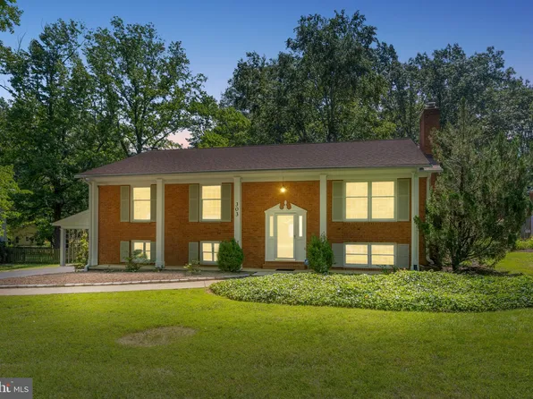 303 Camden Dr, Fredericksburg, VA 22405