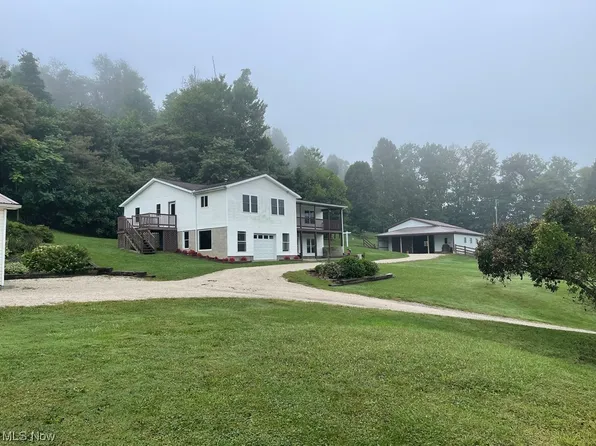 3900 Peace Rd SE, Carrollton, OH 44615