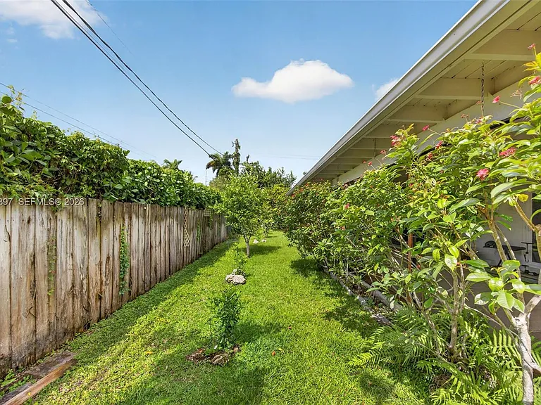7690 SW 128th St — Photo 43
