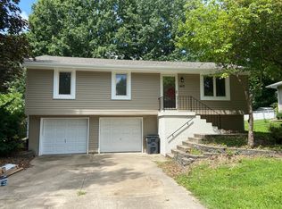 1413 NW 48th St, Blue Springs, MO 64015