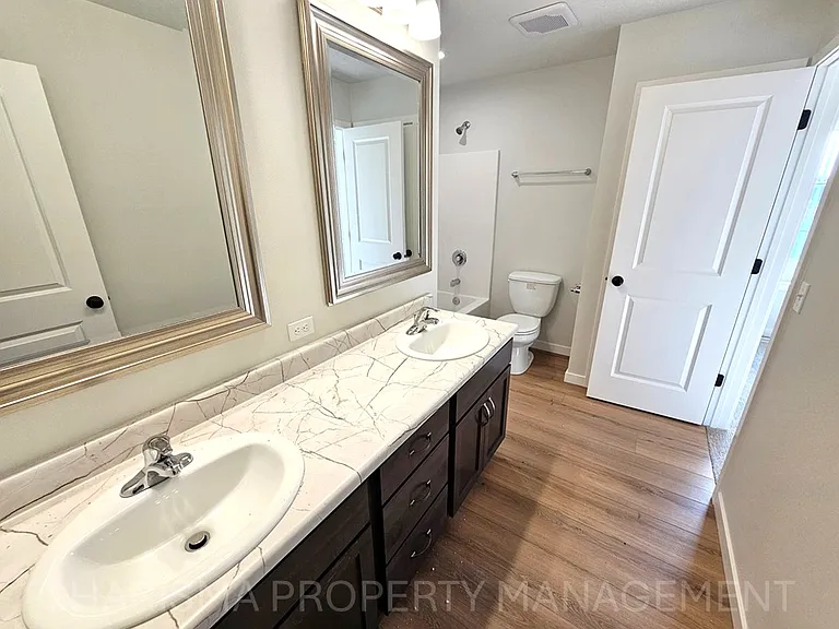 Tunis Drive Townhomes — Photo 29