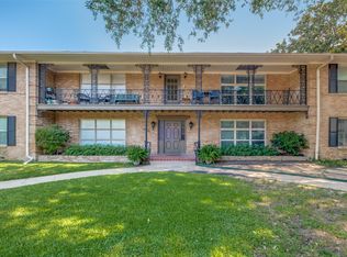 6131 Bandera Ave APT B, Dallas, TX 75225