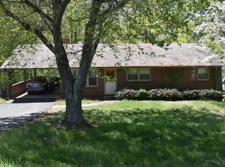 1700 Grit Rd, Hurt, VA 24563