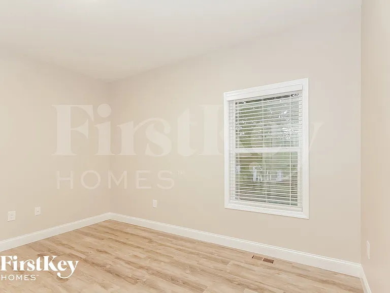 409 Lakeridge Dr — Photo 11