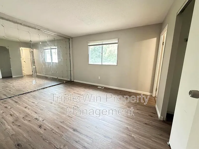 2372 Rockymont Dr — Photo 27
