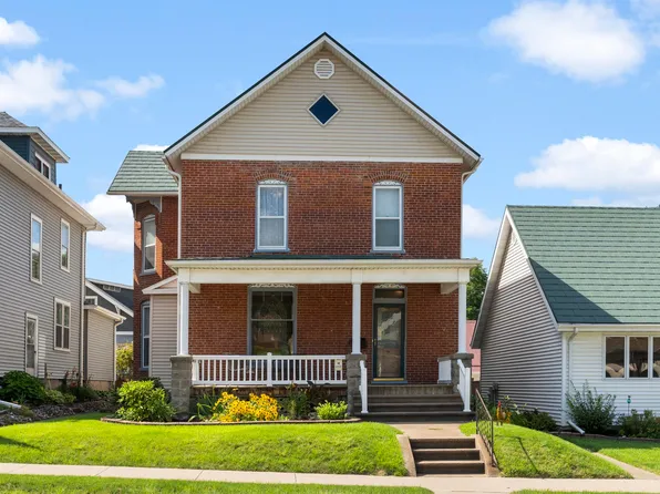 203 E 8th St, Muscatine, IA 52761