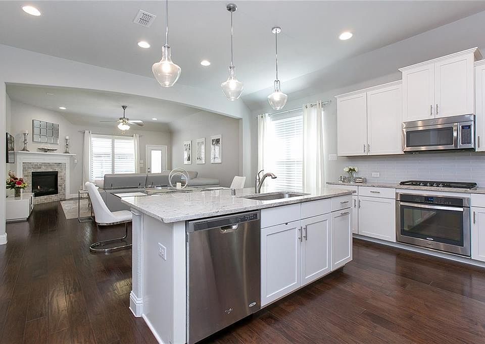 1st image of 1020 Llano Falls Dr