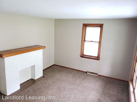 4th image of 335 E 44th St