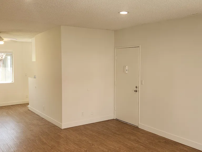 Sherman Pines Apartments — Photo 38