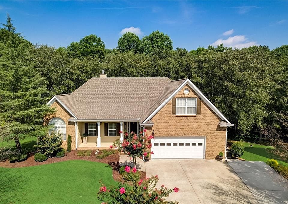 1st image of 672 Aya Cir