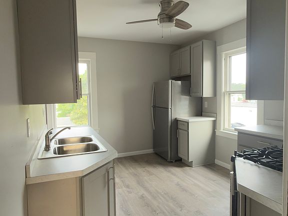 4th image of 1015 Abbott Rd Floor 2