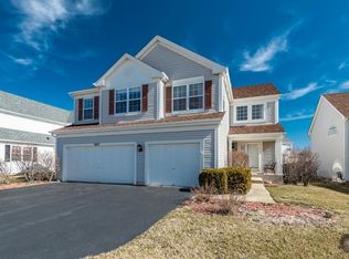 607 Wintergreen Cir, Naperville, IL 60540
