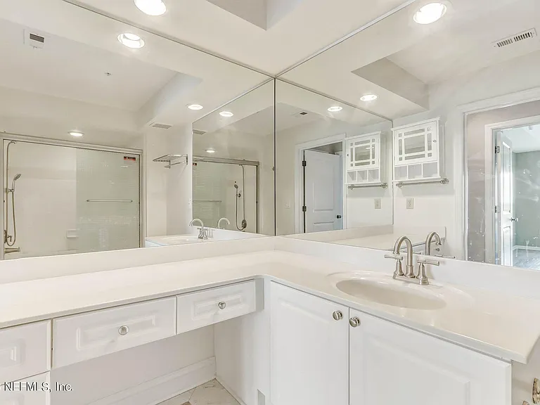 400 E Bay St #504 — Photo 77