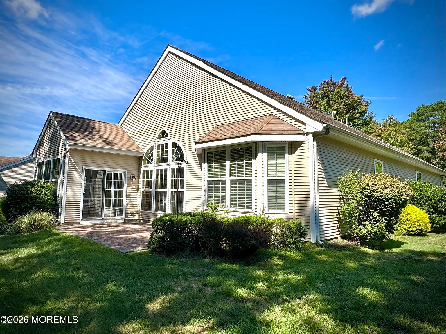 3 bed, 2249 sqft, $3,100 — Photo 3