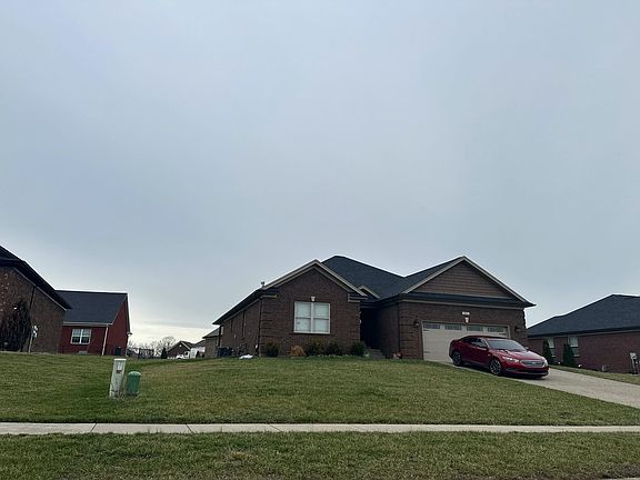 3rd image of 481 E Woodlake Cir