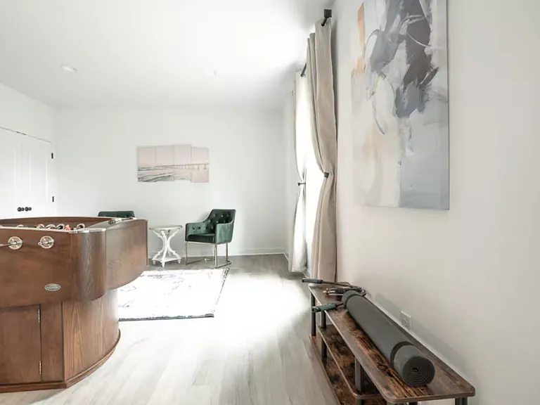 418 Moseley Dr — Photo 17