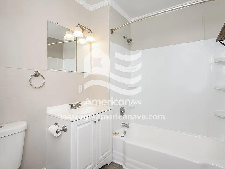 27535_011_wm_-_main_bathroom_13139860.jpg