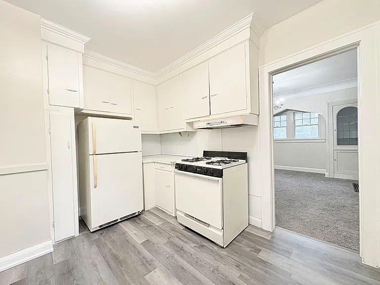 4450 Commonwealth Ave — Photo 21
