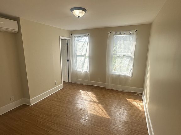 4th image of 4625 Furman Ave Floor 2