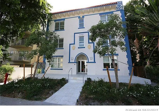 1611 Meridian Ave #208