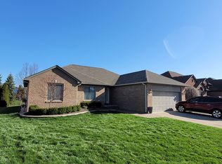 20991 Strawberry Hills Dr, Macomb, MI 48044