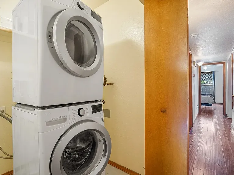 130-132 Whipple St #1B — Photo 2