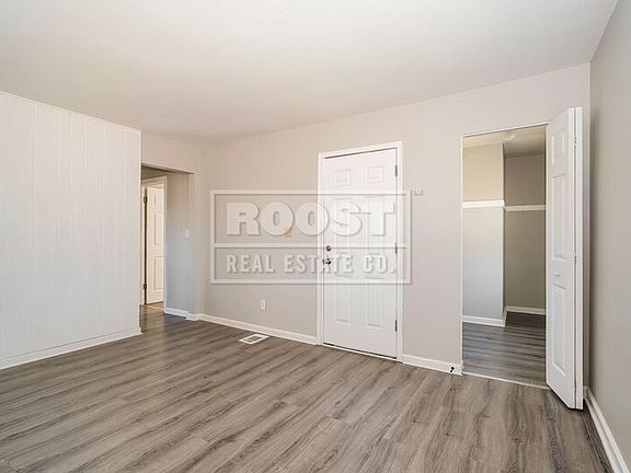 4th image of 108 Columbian Ave Unit B