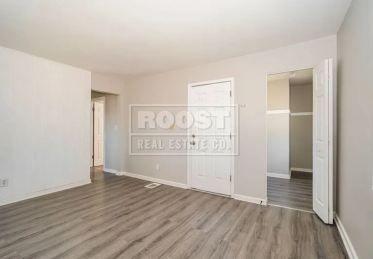 108 Columbian Ave #B — Photo 4