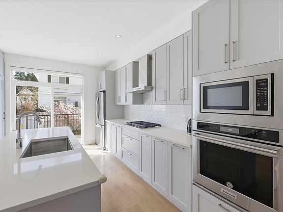 5th image of 288 171st St #14