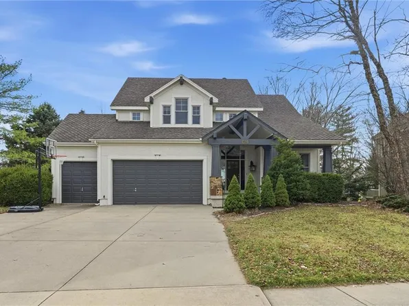 15088 Sherwood St, Leawood, KS 66224