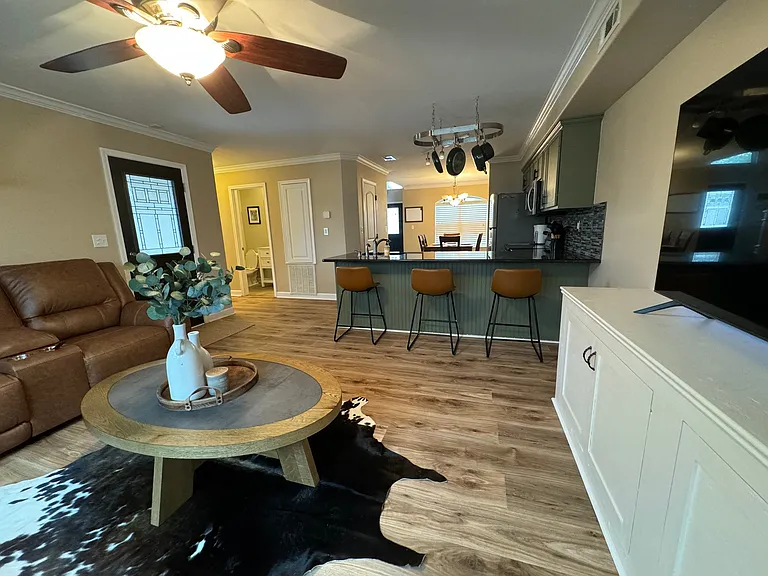 8061 Nora Ln — Photo 4