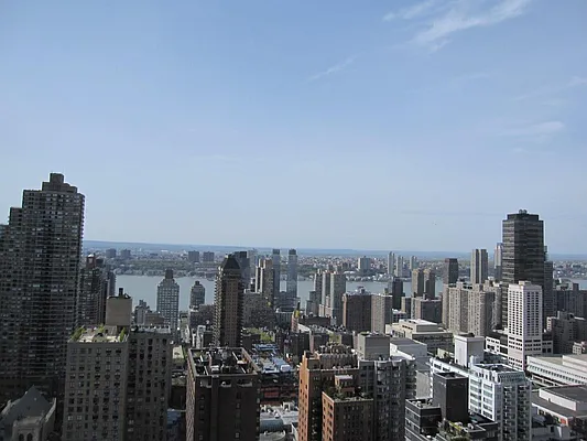 Rented by Realty Group International | media 26