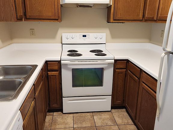 2nd image of 3175 Belle Meade Dr APT B