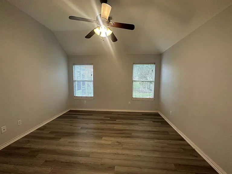 105 Harbor Court Dr — Photo 17