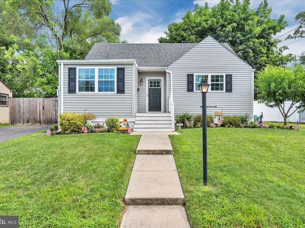 525 Cloverdale Rd, Blackwood, NJ 08012