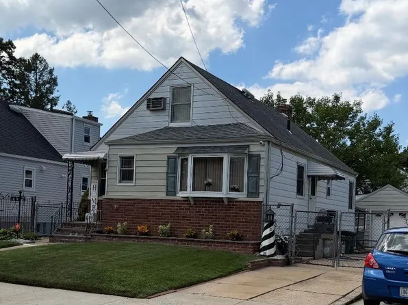 8118 260th Street, Floral Park, NY 11004