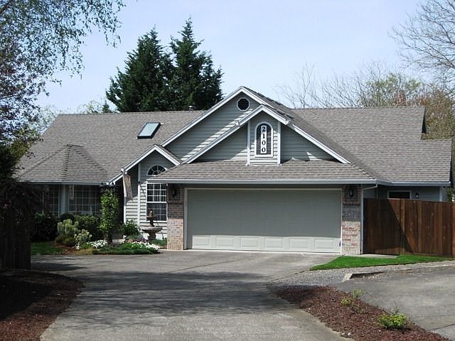 2nd image of 2100 NE 151st Cir