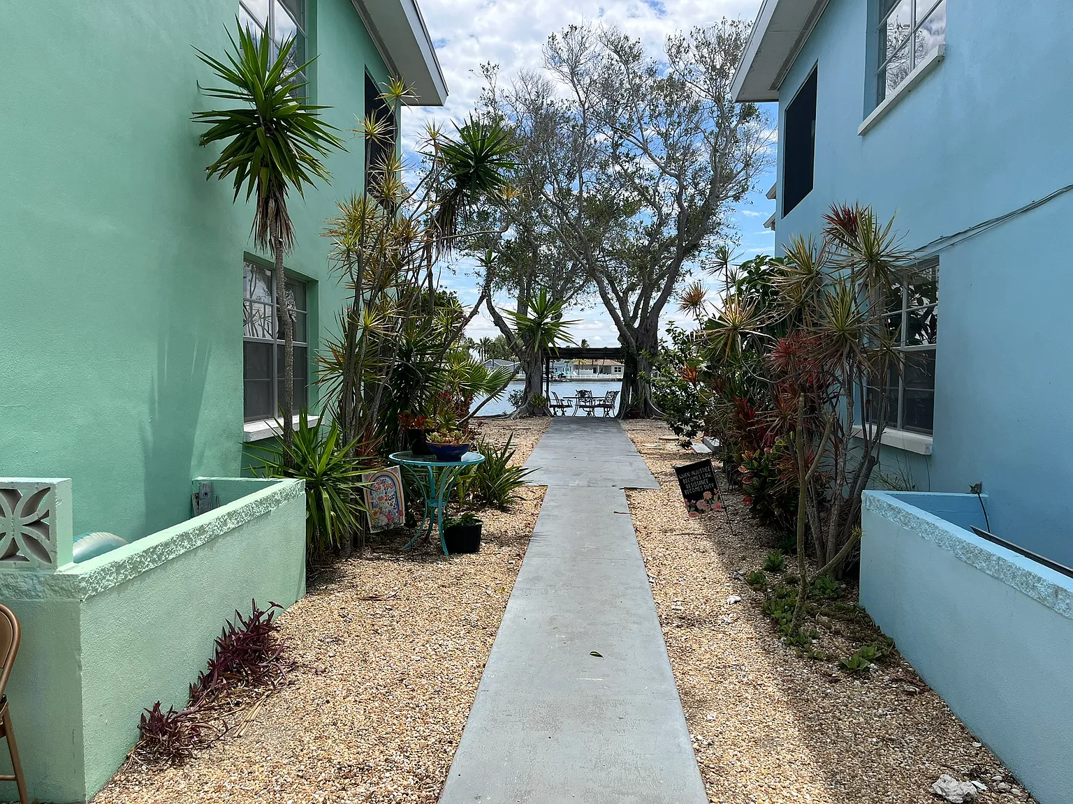 2 bed, 1000 sqft, $2,200 — Photo 3