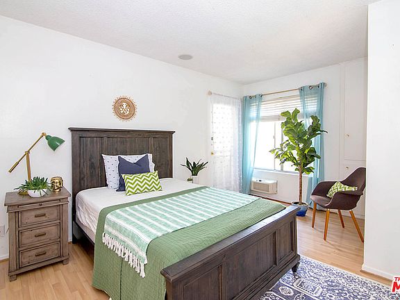 2nd image of 514 S Harvard Blvd APT 309