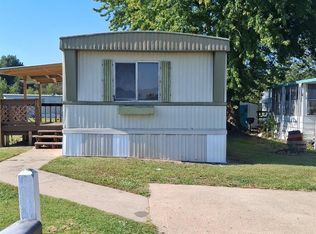 54 Cherokee Ln, Emporia, KS 66801