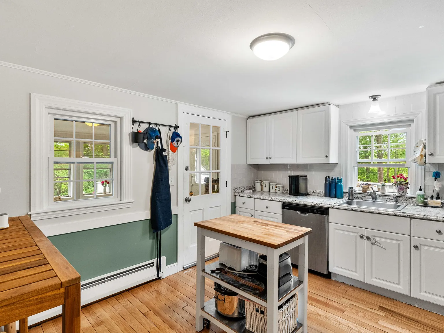 4 bed, 1456 sqft, $4,300 — Photo 4